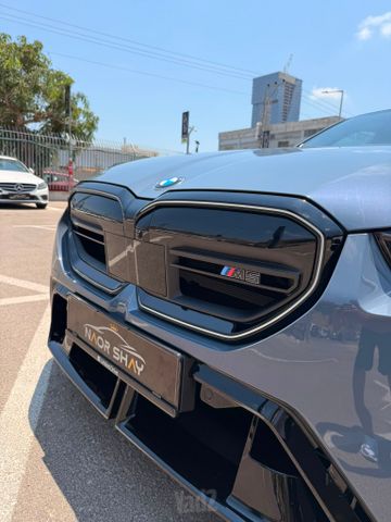 ב מ וו M5