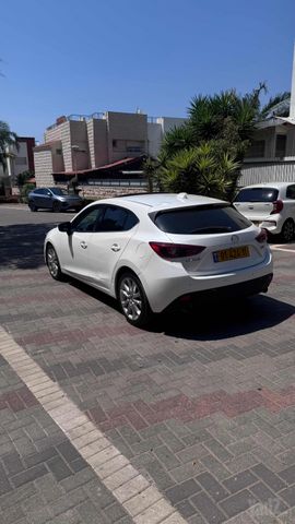 מאזדה 3