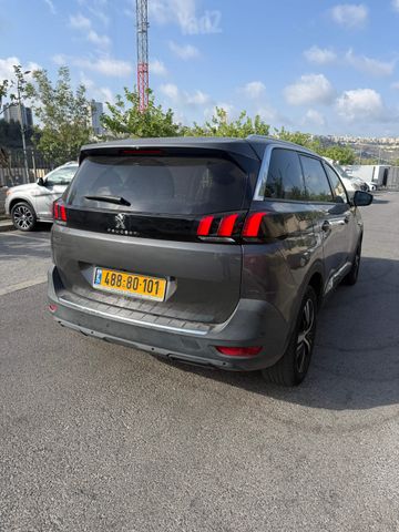 פיג'ו 5008