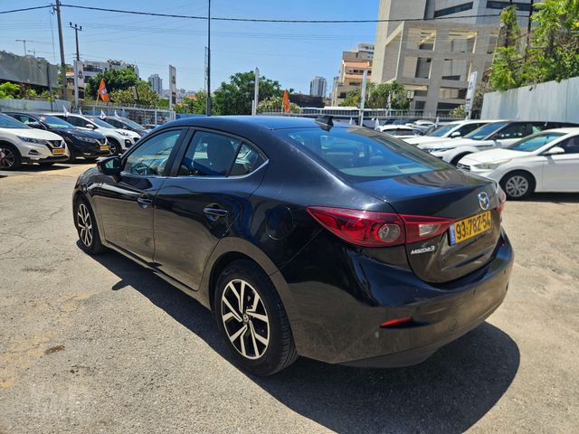 מאזדה 3