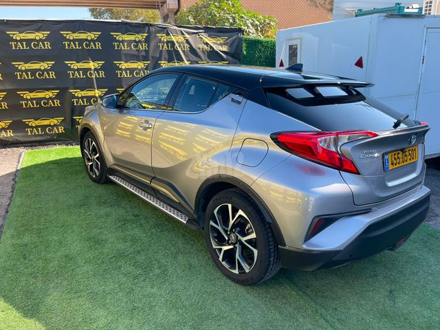 מודעת רכב טויוטה C-HR