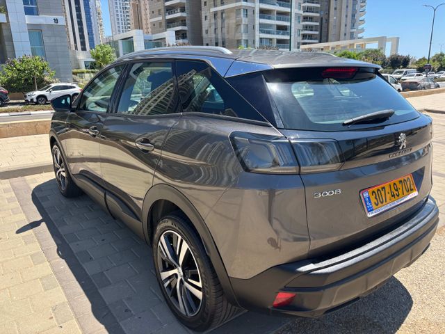 פיג'ו 3008