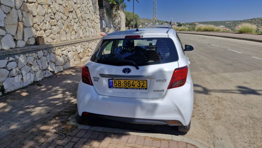 טויוטה יאריס
