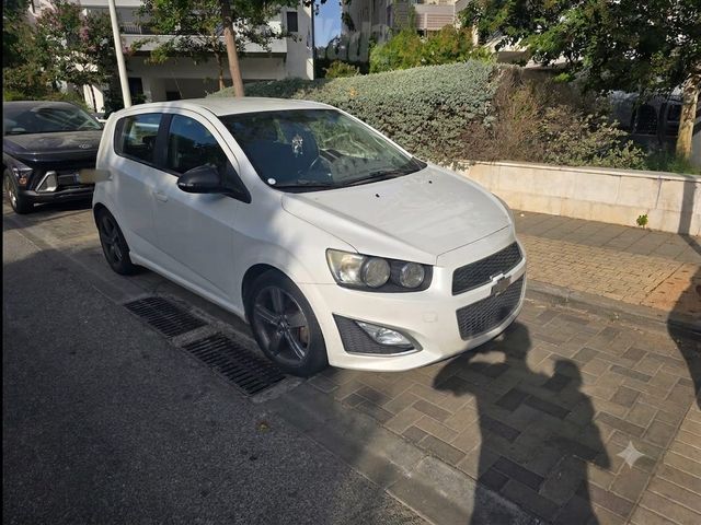סוניק RS אוט׳ 1.4 (140 כ״ס)