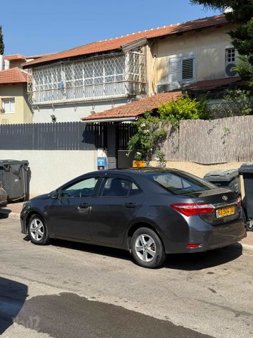 טויוטה קורולה