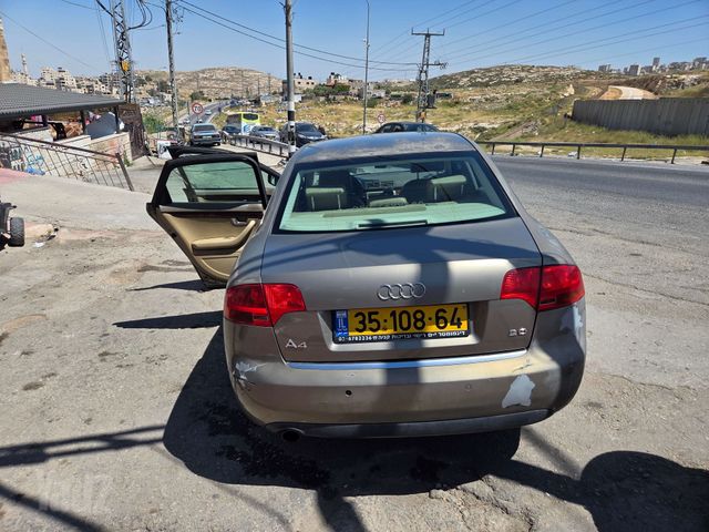 אאודי A4