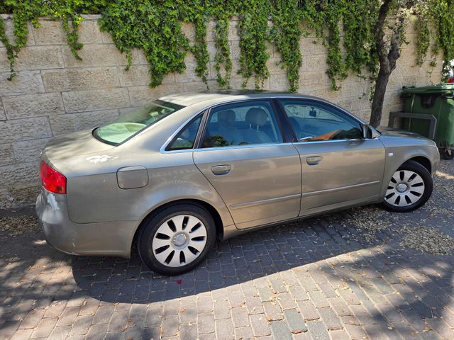 אאודי A4