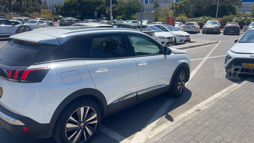פיג'ו 3008