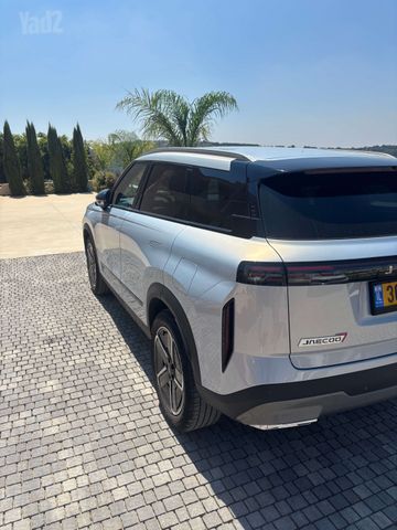 ג'אקו J7