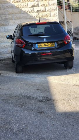 פיג'ו 208