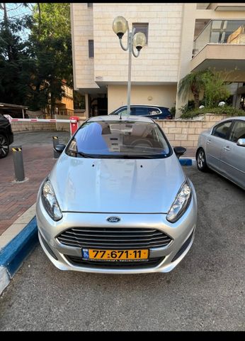 מודעת רכב פורד פיאסטה
