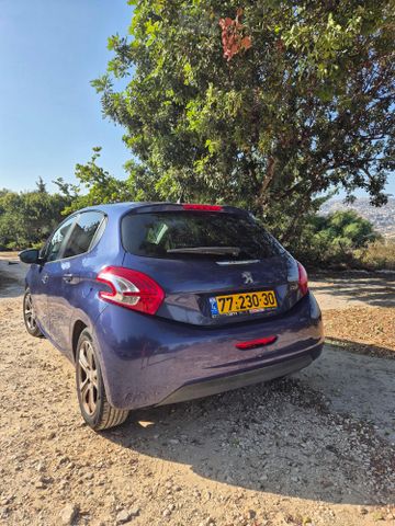 פיג'ו 208