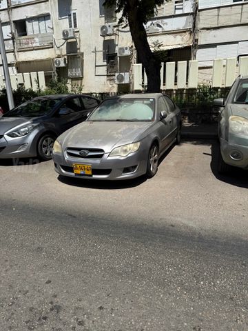 סובארו B4/לגאסי