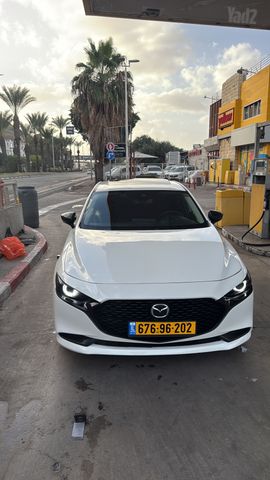 מודעת רכב מאזדה 3