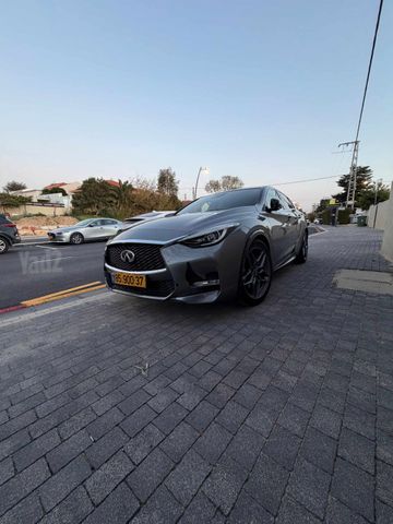 אינפיניטי Q30