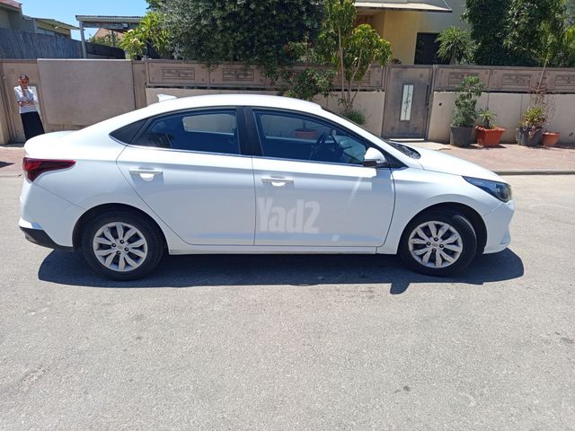 יונדאי אקסנט i25