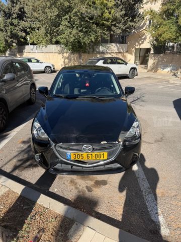 מודעת רכב מאזדה 2