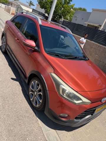יונדאי I20 קרוס