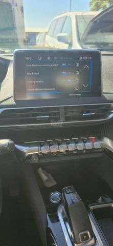 פיג'ו 3008