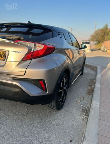טויוטה C-HR
