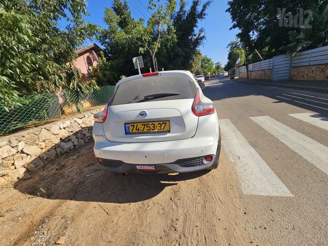 ניסאן ג'וק