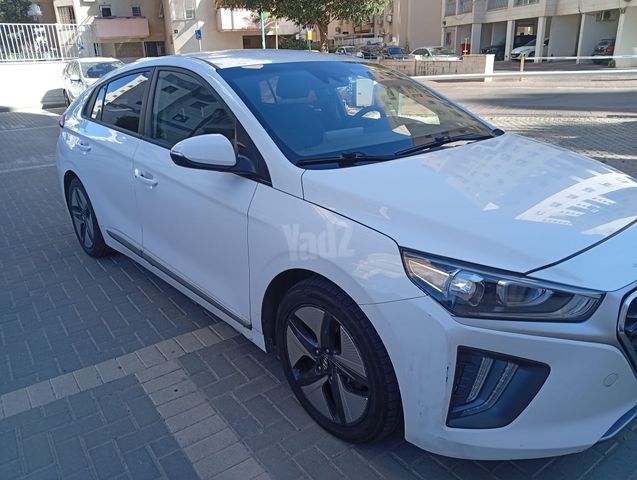 יונדאי איוניק