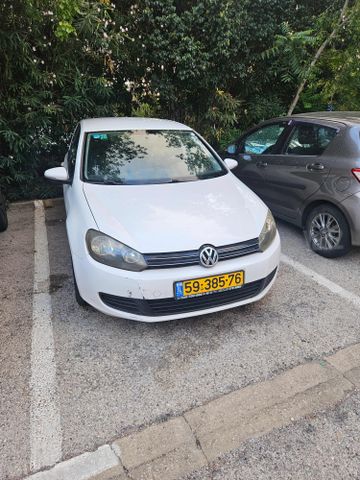 גולף Trendline אוט׳ בנזין 5 דל 1.6 (102 כ״ס)