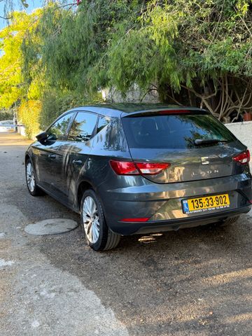 מודעת רכב סיאט לאון
