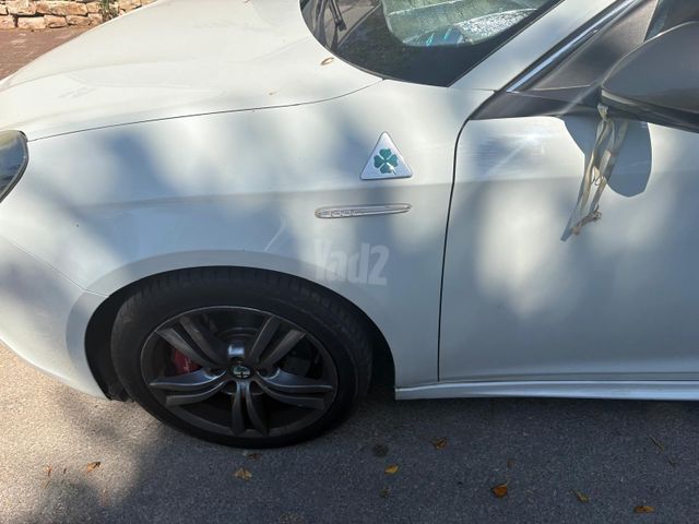 אלפא רומיאו ג'ולייטה