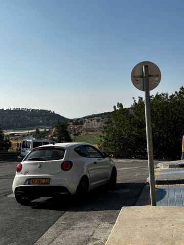 אלפא רומיאו מיטו