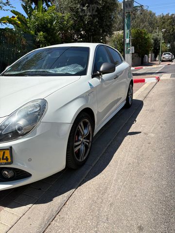 ג'ולייטה QV Monza אוט׳ 1.7 (240 כ״ס) [2014-2016]