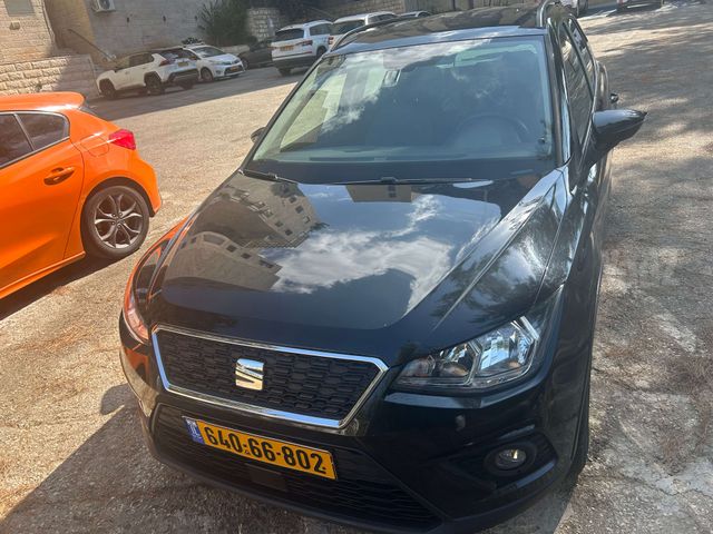 סיאט ארונה