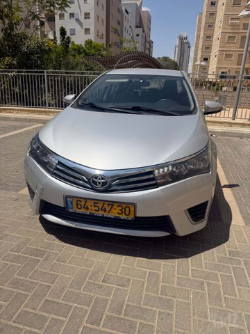 טויוטה קורולה