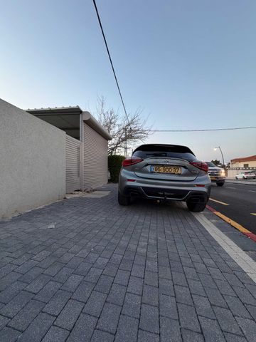 אינפיניטי Q30