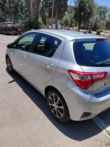 טויוטה יאריס