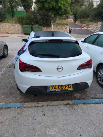 אופל אסטרה