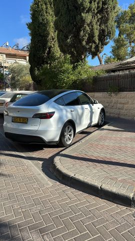 מודל Y 4X4 Long Range חשמלי אוט׳ 5 מק (514 כ״ס)