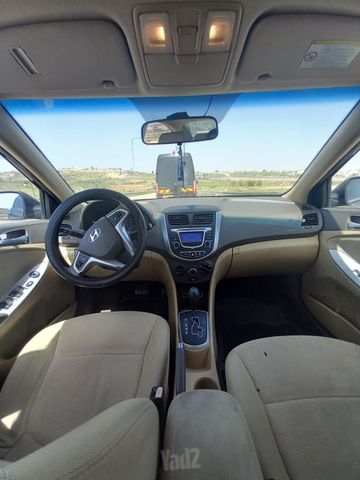 יונדאי אקסנט i25