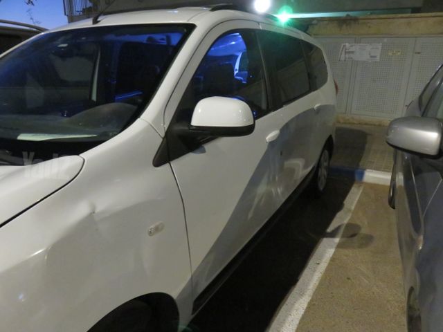 לודג'י Laureate ידני בנזין מיניוואן / MPV 7 מק 1.2 (115 כ״ס)