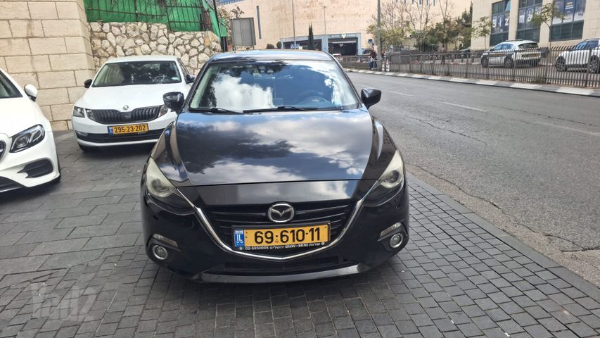 מאזדה 3