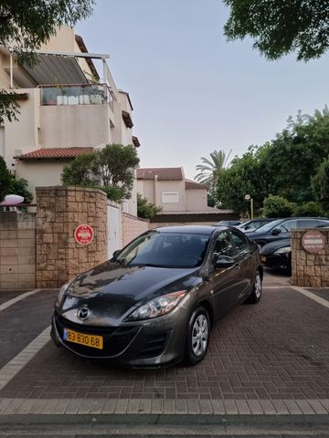 מודעת רכב מאזדה 3