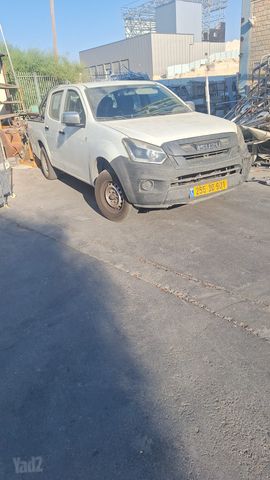 איסוזו די-מקס