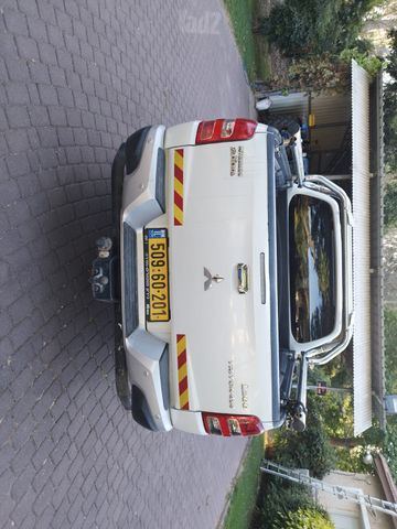 מיצובישי טרייטון / L200