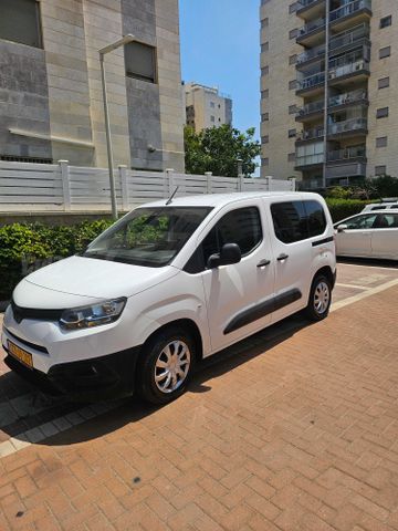 טויוטה פרואייס סיטי