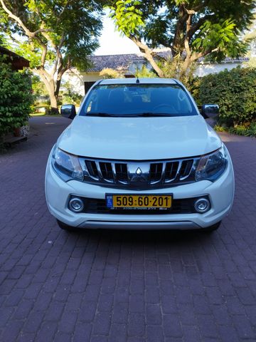 מיצובישי טרייטון / L200