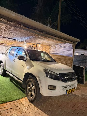 איסוזו די-מקס