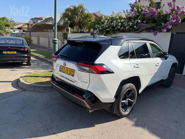 טויוטה RAV4