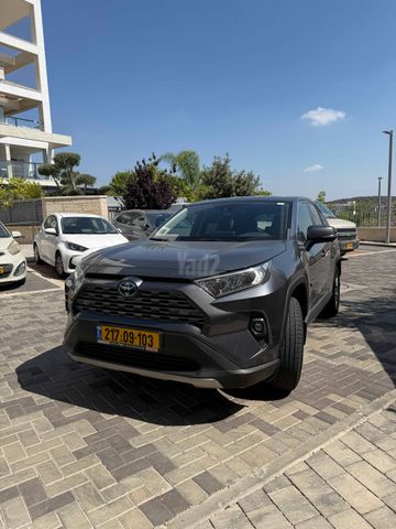 טויוטה RAV4