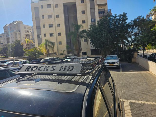 טויוטה לנד קרוזר