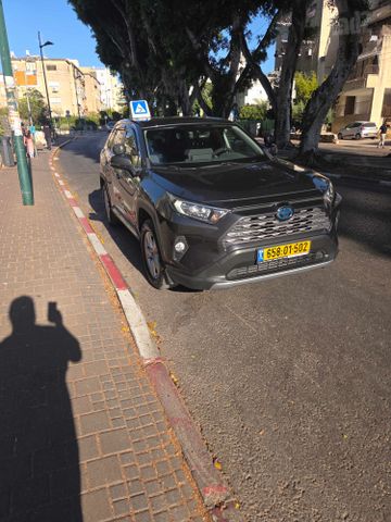 מודעת רכב טויוטה RAV4